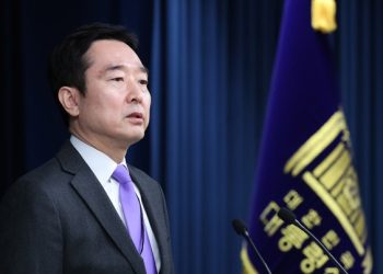 이상민, 최장 180일 직무정지 대통령실 “실세차관 검토 안해”