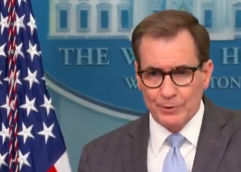 알래스카 상공서 미확인 비행체 격추, F-22 출격