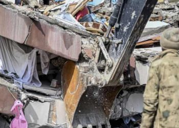 튀르키예·시리아 지진 사망자 3만명 넘어서