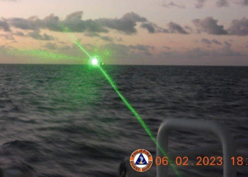 “중국, 필리핀 함정에 레이저 조사”…레이저 조사 사상 최초