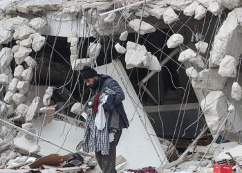 [르포] 표현할 수 없는 참상…튀르키예 이재민과 함께 울었다