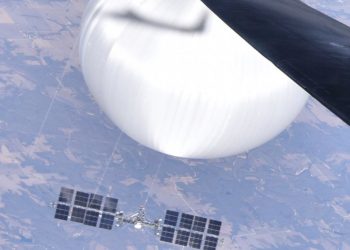 국방부, 장비 탑재된 중국 정찰 풍선 사진 공개