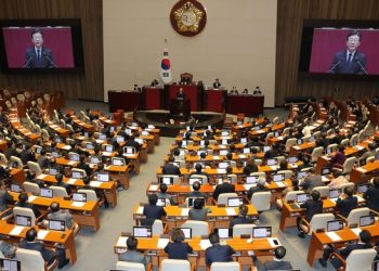 이재명 체포안 ‘간신히’ 부결, 민주 무더기 이탈…찬성 더 많아…