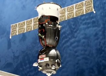 우주서는 협력, 미 우주인 구출 러 소유즈 우주선 ISS 도착