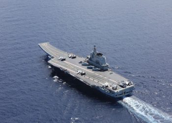 남중국해 미 해군초계기·중 전투기 “150m 대치”