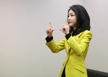 ‘도이치 주가조작’ 권오수 집행유예..민주, 김건희 특검 주장