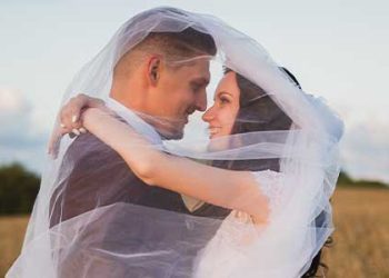 발렌타인데이 LA서 가장 행복했던 커플 213쌍