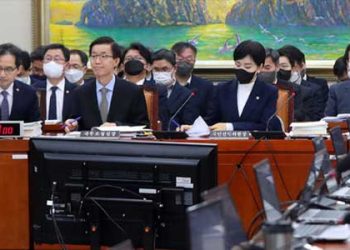 천공 의혹 공방… 與 “공상소설” vs 野 “주술정치 나라 망쳐”