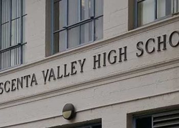 크레센타밸리 고교, 폭발 위협 폐쇄