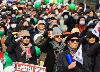 둘로 쪼개진 3·1절…”온 국민 하나였던 시절 언제였나”