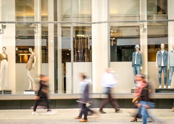 고물가 미국소비자 변화…”옷·전자제품 지갑 안 열어”