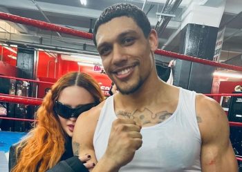 ’65세’ 마돈나, 이번엔 36세 연하 복서와 열애설