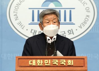유인태 “이재명,  개딸 시위 즐기다 마지못해 만류하는 척”