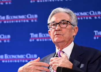 파월 “최종금리 전망보다 더 높을 것..인플레 2%될 때까지”