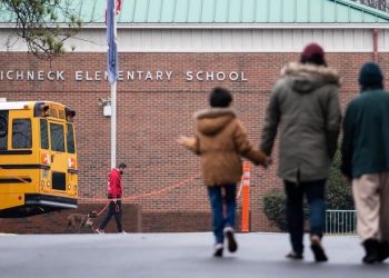 검찰, 교사에 총 쏜 6세 소년 불기소…’처벌 못 해’