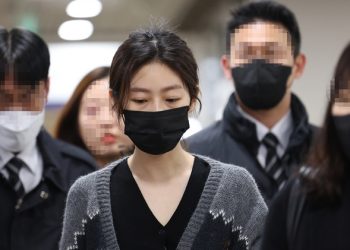 “김새론이 생활고?…24억 집·외제차는?” 여론 냉담