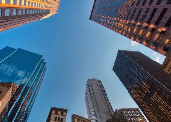 “은행 예금 위험해” 무디스 “미 은행 ‘안정적’→’부정적’ 하향”