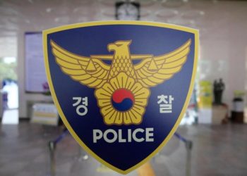 “내 아이 내놔…근데 엄마는 아니야”