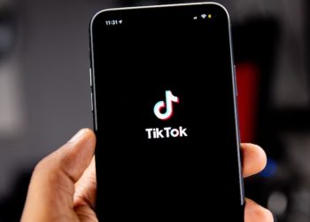 미국, “중국 틱톡 창업자들 지분 매각하지 않으면 퇴출할 것”