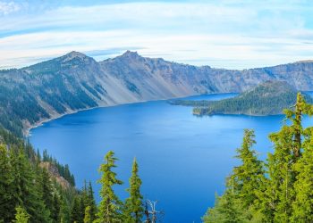 이토록 짙은 푸른색이라니…미국서 가장 맑은 호수