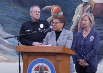 캐런 배스 LA시장 취임 100일…주민 50% 지지, 노숙자 해법 기대감