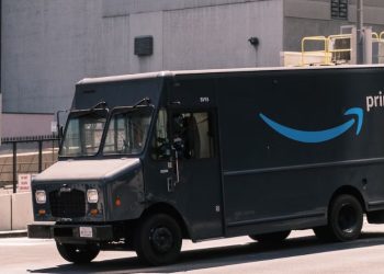 대규모 직원 해고 불경기 신호탄일까..올해 3만명 해고