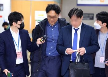 정민용 “김용에게 선거자금 20억원 전달..김용 왔다가자 돈 사라져”