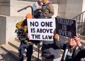 트럼프 기소 임박, 뉴욕 법원에 폭탄 협박 긴장 고조(영상)