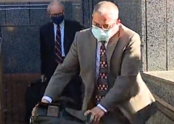 여성 재소자 알몸촬영 성적학대 북가주 교도소장, 70개월형 선고(영상)