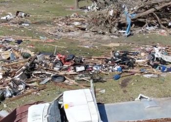 토네이도 지나간 마을 완전히 파괴…23명 사망·4명 실종(영상)