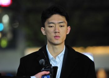 광주 간 전두환 손자 “광주 시민에 진심으로 사죄”