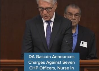 ‘LA 운전자 질식사’ CHP경관 7명기소..플로이드 사건 판박이(영상)