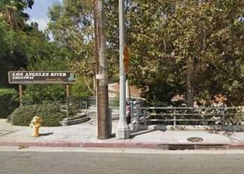 물 불어난 LA 로렐 캐년 급류에 3명 휩쓸려