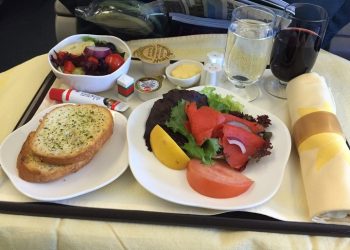 24년차 승무원 “기내식 굳이 먹을 필요 없다”