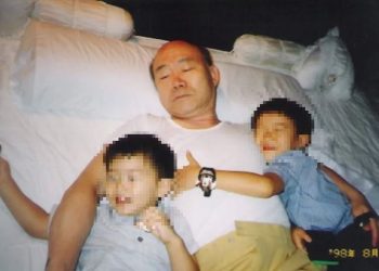 전두환 친손자 “할아버지는 학살자…우리가족은 범죄자들” 고백