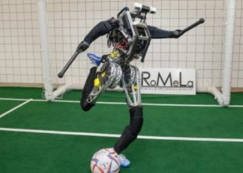 메시보다 잘 찬다?…UCLA 근육 가진 축구로봇 선봬