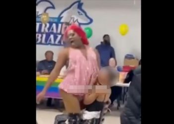 10대 청소년 앞 19금 댄스…대학축제 선정성 논란