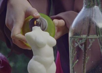 올 누드로 낯선 이들과 식사를?…뉴욕 레스토랑 가격은?