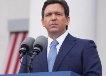 차기 대선주자 디샌티스, 살인사건 처리 두고 민주당 검사 축출