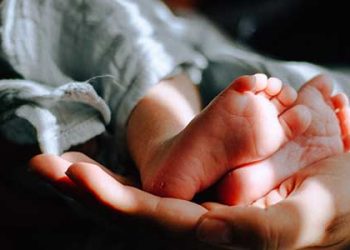 OC 메트로시티 주유소에 신생아 버려져