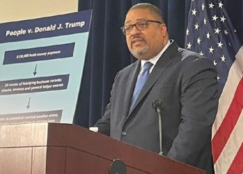 포르노배우 모델에 도어맨까지…트럼프 기소장의 등장인물들