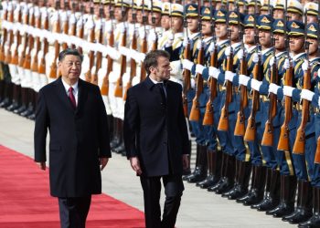 마크롱, 시진핑과 정상회담 “우크라 평화 찾도록 영향력 행사 촉구”