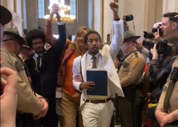 테네시 민주의원 2명 제명 강행..바이든”충격적”(영상)