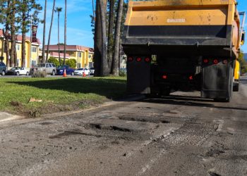 LA시 팟홀 수천여개 누더기 도로 대대적 보수공사 착수