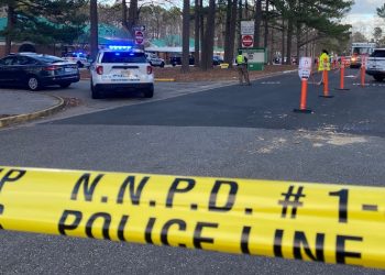 선생님 총격한 6살 초등학생 대신 엄마 기소 결정