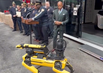 뉴욕 경찰, 논란의 ‘로봇개’ 결국 도입(영상)