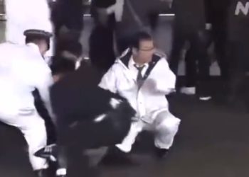 기시다 일본 총리 연설 직전 테러 시도, 폭발음…일본열도 충격(영상)