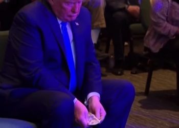 트럼프, 선관위에 재산공개…연설로 500만달러 벌어(영상)