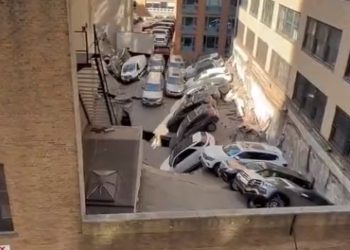 맨해튼 주차빌딩 붕괴 아수라장…1명 사망, 5명 부상