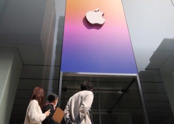 “애플과의 협력은 죽음의 키스…기술 직원 다 뺏겨”